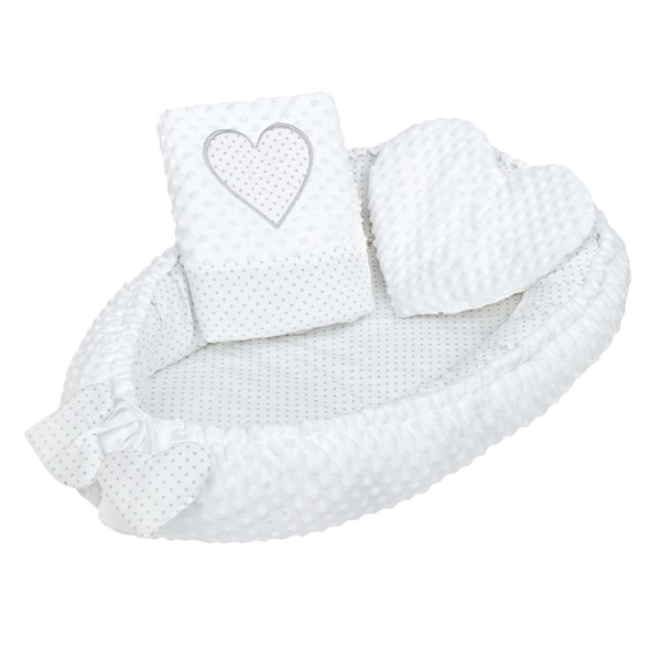 Luxus babafészek párnával és paplannal New Baby Minkyből Szívecske fehér