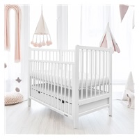 Gyerek kiságy New Baby LILLY leengedhető oldalráccsal és fiókkal fehér