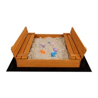 Zárható fa homokozó padokkal és tetővel gyerekeknek Baby Mix 120x120 cm szürke