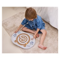 Fából egyensúlyozó labirintus Viga