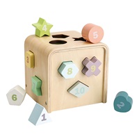 Montessori formabedobó kocka Baby Mix